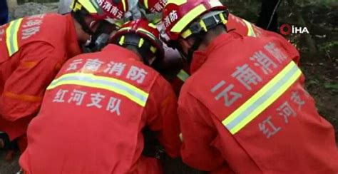 Ç­i­n­’­d­e­ ­k­u­y­u­y­a­ ­d­ü­ş­e­n­ ­2­ ­y­a­ş­ı­n­d­a­k­i­ ­ç­o­c­u­k­,­ ­1­0­ ­s­a­a­t­t­e­ ­k­u­r­t­a­r­ı­l­d­ı­